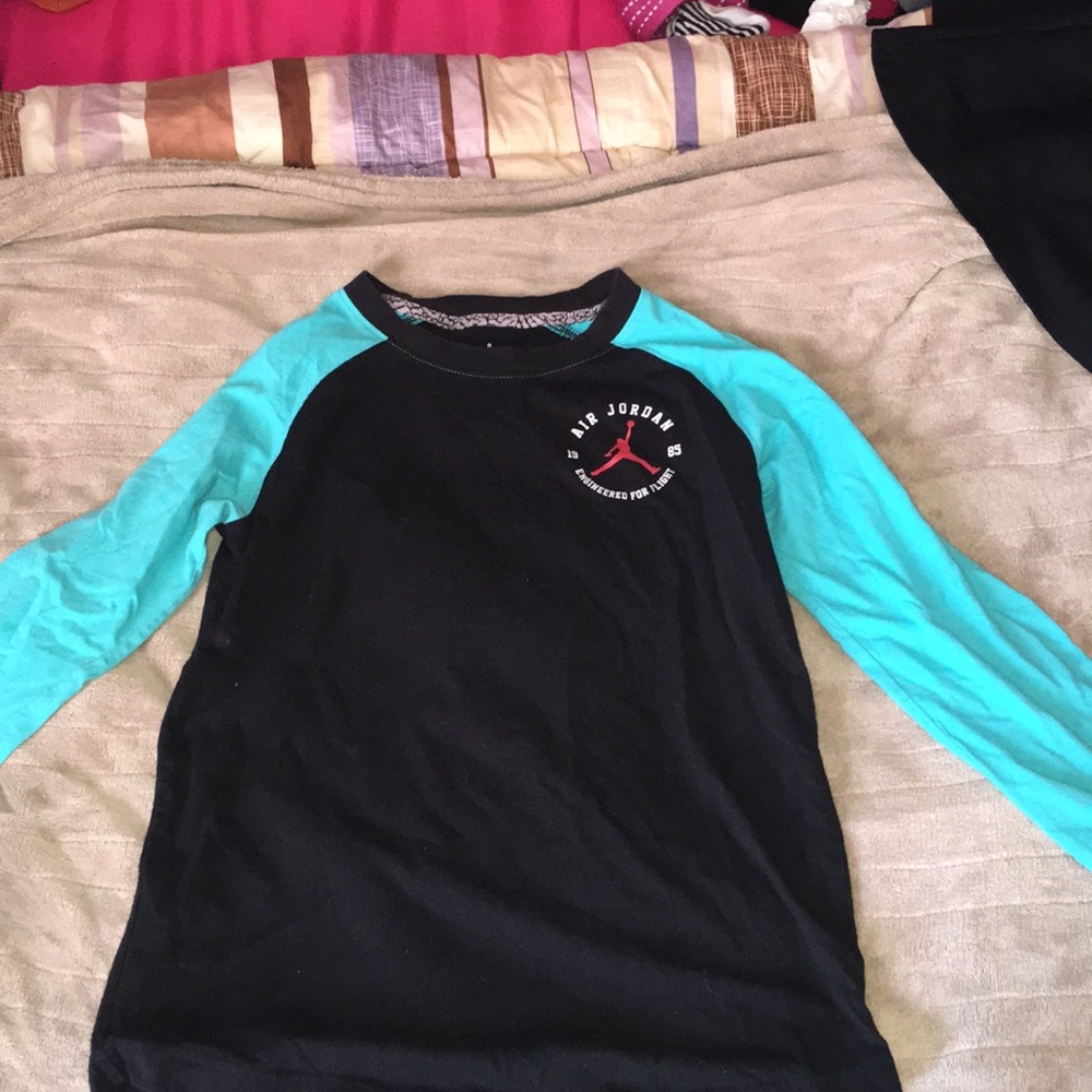 Air Jordan top